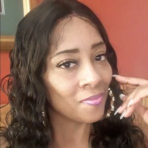 Meet your Posher, Monica